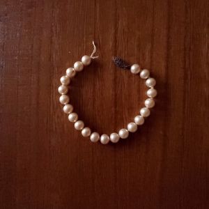 Broken Pearl Bracelet